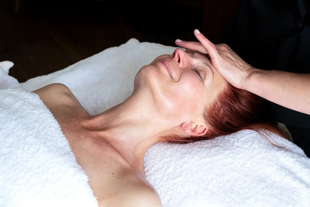 Massage facialiste à Dijon — soin du visage personnalisé au cabinet Svetlana Cugnet