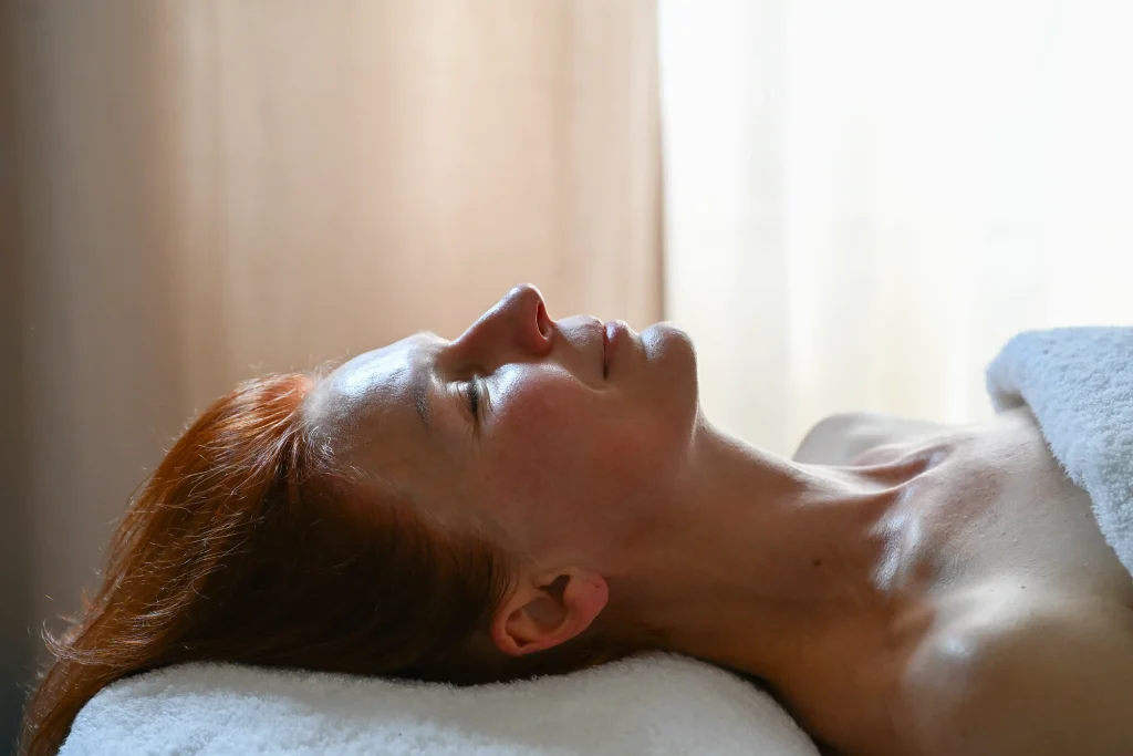 Soin de biorevitalisation non invasive à Dijon — cabinet de facialiste Svetlana Cugnet